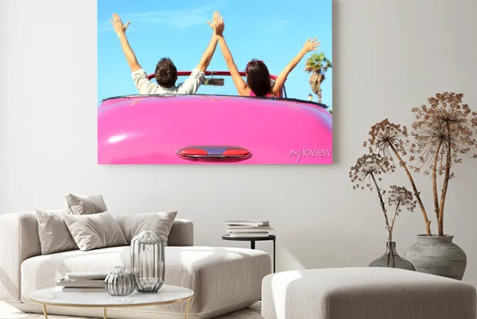 Obraz: Wolność - szczęśliwy wolny para w samochodzie