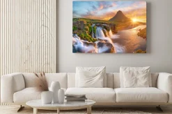 Obraz: Wschód słońca nad wodospadem kirkjufellsfoss