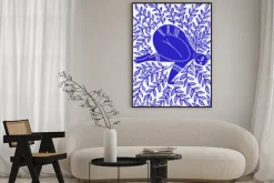 Plakat: Abstrakcyjna sylwetka kobieca wśród liści