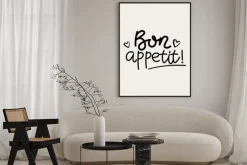 Plakat: Bon appetit napis na beżowym tle