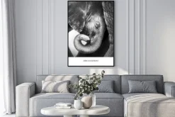 Plakat: Czarno-biały portret małego słonia