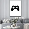 Plakat: Czarny kontroler do gry na białym tle