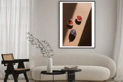 Plakat: Dojrzałe figi kąpane w porannym świetle