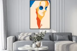 Plakat: Dziewczyna w okularach na ilustracji pop art