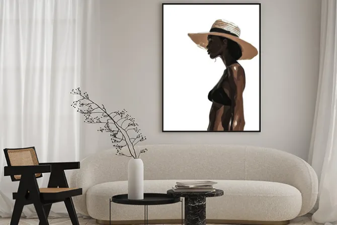 Plakat: Elegancka ciemnoskóra kobieta w stylowym kapeluszu