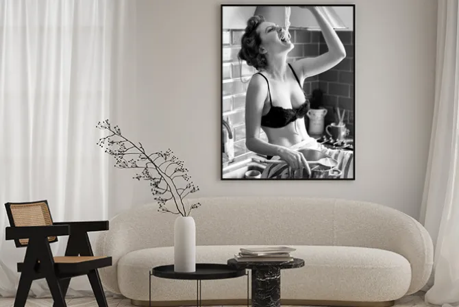 Plakat: Fototgrafia w stylu vintage kobieta w kuchni