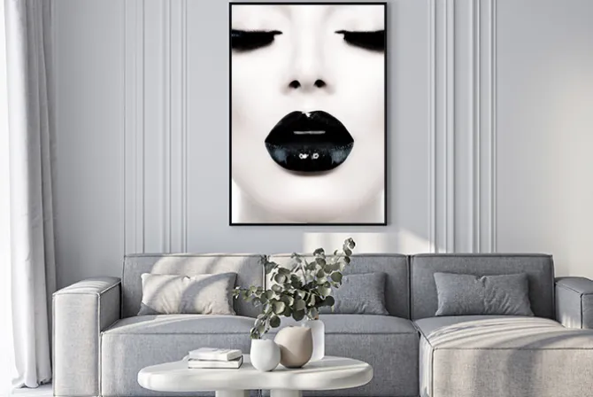 Plakat: Glamour portret kobiety z czarnymi ustami