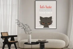 Plakat: Ilustracja z kotem i sloganem na szarym tle