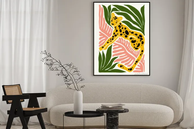 Plakat: Ilustrowany lampart wśród zielonych i różowych liści