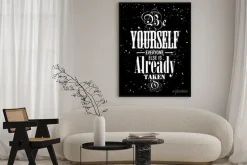 Plakat: Inspirujący cytat. bądź sobą, każdy inny jest już zajęty