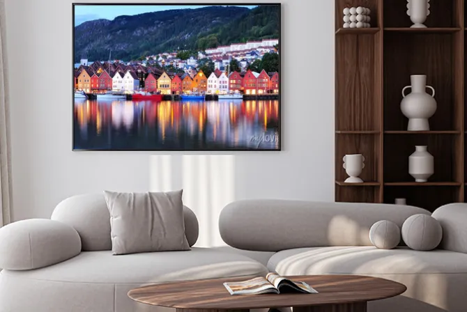 Plakat: Kamieniczki norweskiego miasta odbijające się w wodzie