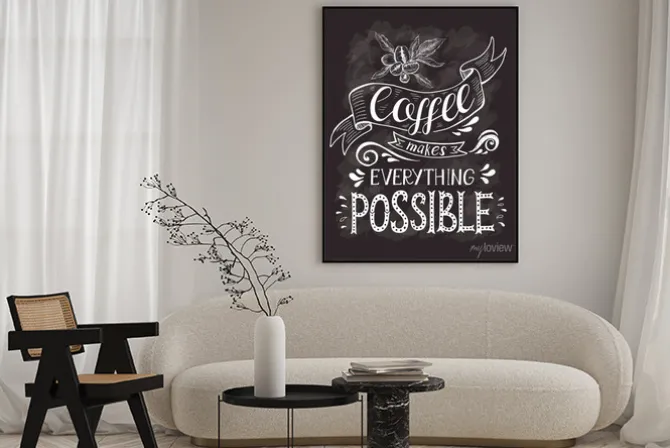 Plakat: Kawa transparent z cytatem na tablicy kredą. kawa sprawia, że