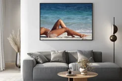 Plakat: Kobieta na plaży