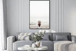 Plakat: Kobieta na plaży i morski krajobraz