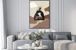 Plakat: Kobieta w pozycji jogi na tle abstrakcyjnego krajobrazu