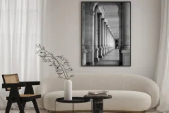 Plakat: Kolumnada w czerni i bieli