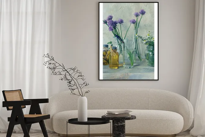 Plakat: Letnie zioła i kwiaty na drewnianym stole