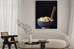 Plakat: Makaron azjatyckich i warzywa na łupku