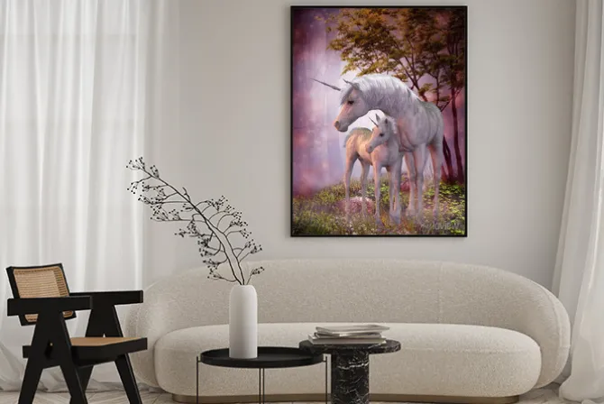 Plakat: Mama jednorożec z dzieckiem w lesie