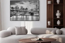 Plakat: Manhattan i brooklyn bridge na czarno-białej fotografii