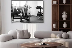 Plakat: Mann im fitness studio auf der banku