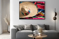 Plakat: Meksykańskie koc serape i sobrero na żółtym tle z policjantem