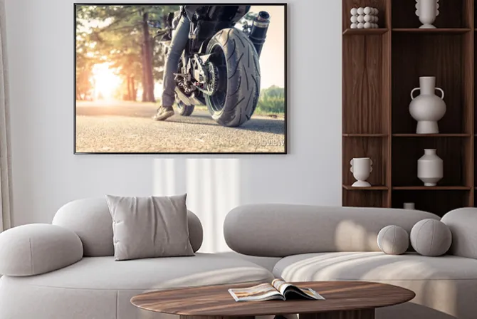 Plakat: Motocyklista i motocykl gotowi do jazdy