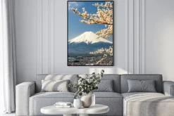 Plakat: Mount fuji z gałęzi wiśniowego drzewa, japonia