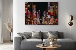 Plakat: Nocne tokio z szyldami reklamowymi