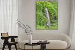 Plakat: Paroi humide et verdoyante, anse des cascades, ile de la réunion