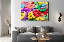 Plakat: Plastikowe litery alfabetu