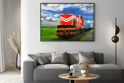 Plakat: Pociąg towarowy na łące