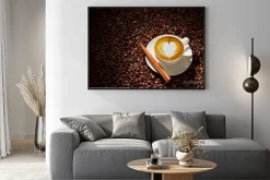 Plakat: Puchar latte sztuki, kawy i ziarna kawy