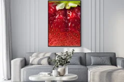 Plakat: Red farm truskawek latem w tle