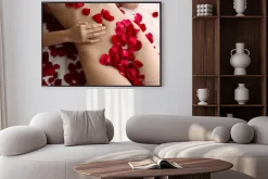 Plakat: Rose na ciele kobiety