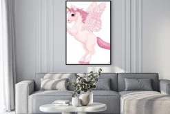 Plakat: Rysunkowy jednorożec z różowymi skrzydłami