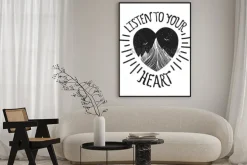 Plakat: Serce z napisem listen to your heart