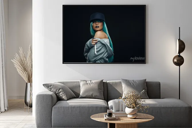 Plakat: Sexy kobieta w hip-hop, bluzy i czapki