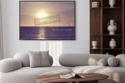 Plakat: Spokojny morski pejzaż z napisem