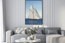 Plakat: Starożytny żaglowiec podczas regat na panerai klasyczny yac