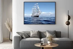 Plakat: Statek z żaglami na morzu