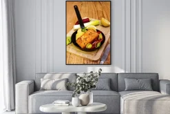 Plakat: Stek z łososia smażone na patelni.