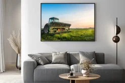 Plakat: Tractor in a field on a rural maryland farm