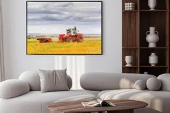 Plakat: Traktor na polu