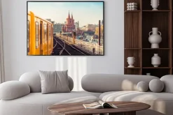 Plakat: Żółty pociąg i most w berlinie