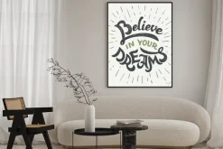 Plakat: Uwierz w swoje marzenia. ręcznie rysowane typograficzny motywacyjny