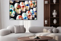 Plakat: Weneckie maski pełnotwarzowe karnawałowe w sklepie, wenecja,