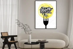 Plakat: Widelec z makaronem i napisem bon appetit