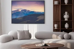 Plakat: Widok górskiego krajobrazu ze śniegiem