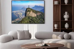 Plakat: Widok z lotu ptaka chrystusa odkupiciela w rio de janeiro i miasta